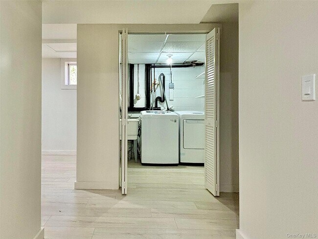 Building Photo - 19 Crosmour Rd