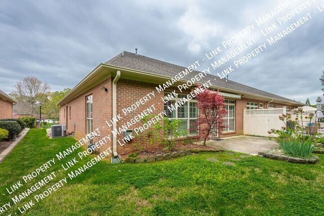 Building Photo - 7655 Lenox Trace Dr
