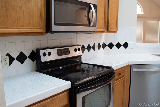 Building Photo - 4918 Pinder Ln