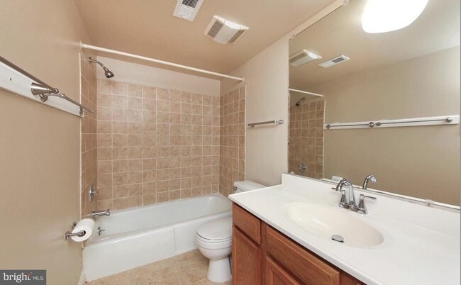 Building Photo - 159 Oberlin Terrace