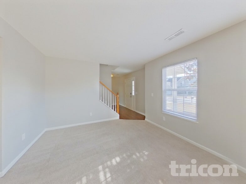 Building Photo - 732 Elderberry Ln