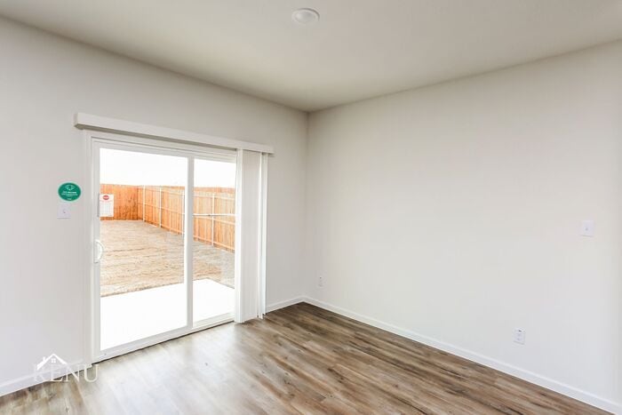 Building Photo - 478 London Dr