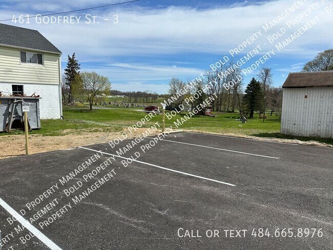 Building Photo - 461 Godfrey St