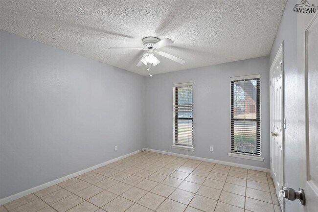 Building Photo - 4514 Lisa Ln