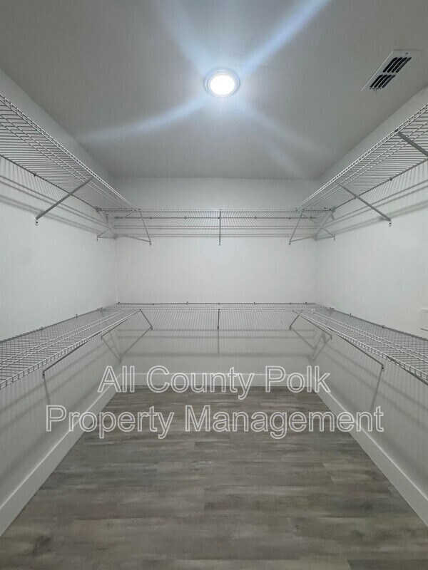 Building Photo - 1441 Dann St