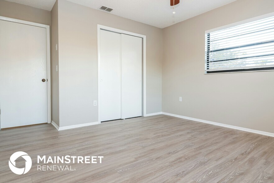Building Photo - 16103 Villa Dr