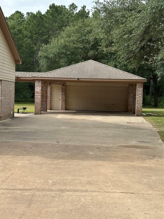 Building Photo - 33615 Dobbin-Huffsmith Rd