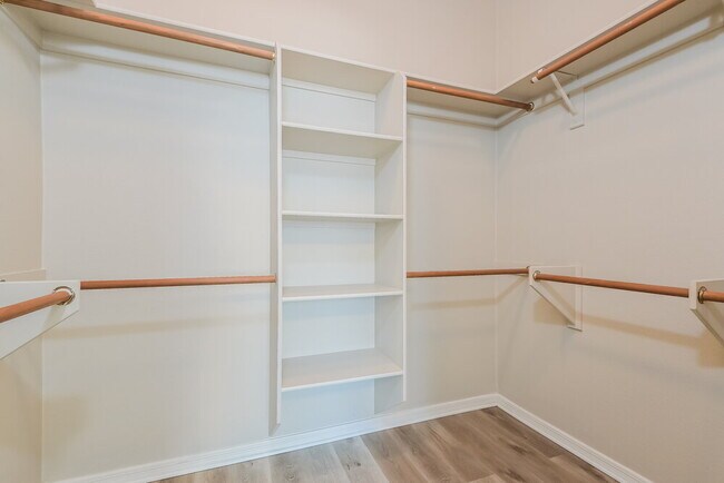 Building Photo - 122 E Camino Rancho Cielo