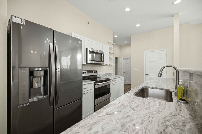 Building Photo - Country Living with Modern Convenience!