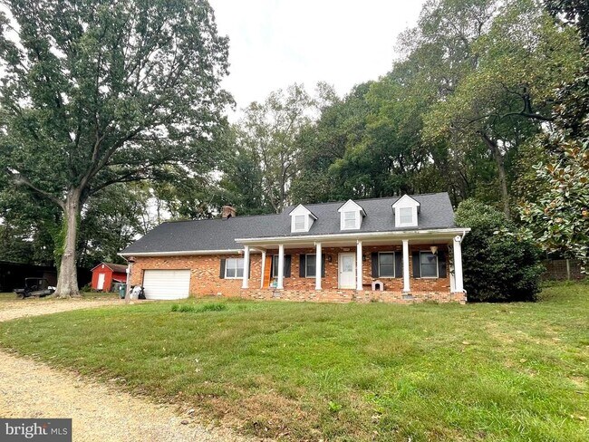 Building Photo - 10960 Earnshaw Ln