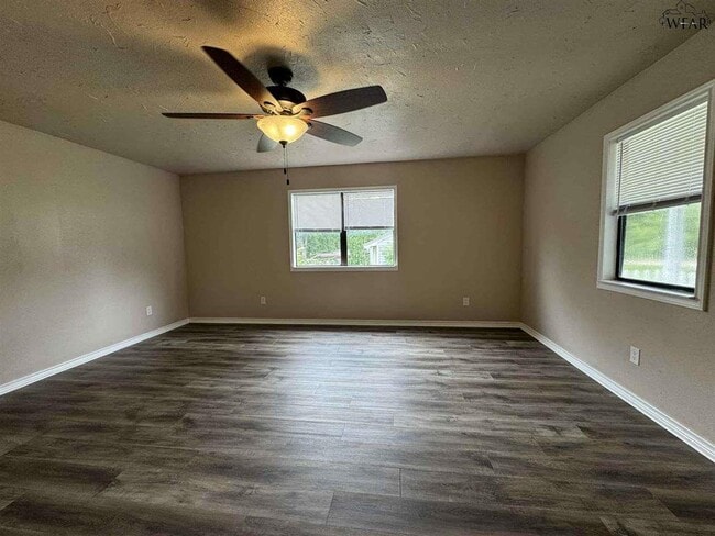 Building Photo - 1113 Sunset Ln