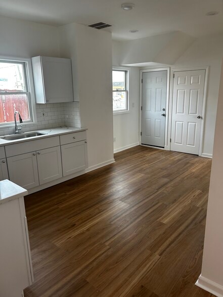 Building Photo - 143 Armstrong Ave