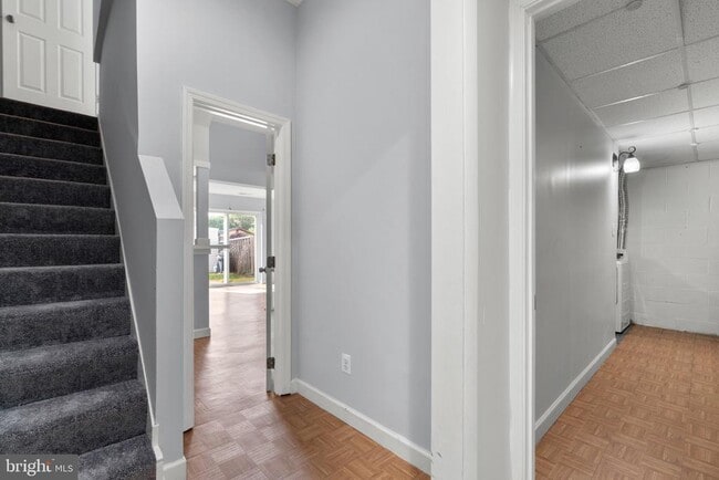 Building Photo - 9130 Bobwhite Cir