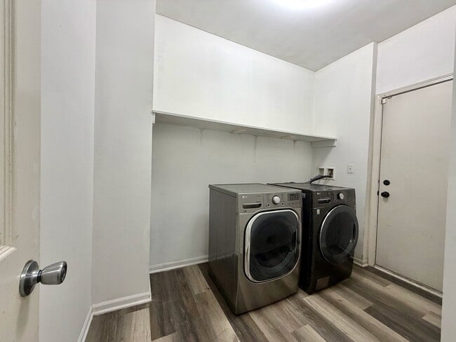 Building Photo - 367 Bertram Dr