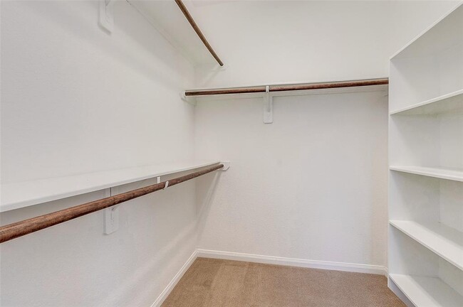 Building Photo - 16 Cheswood Manor Court