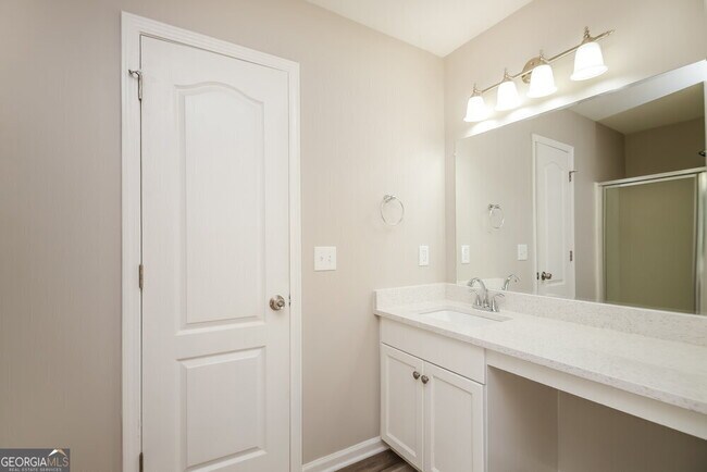 Building Photo - 7817 Cambridge Dr