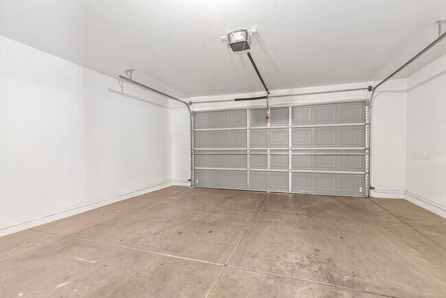 Building Photo - 3828 E Jasper Dr