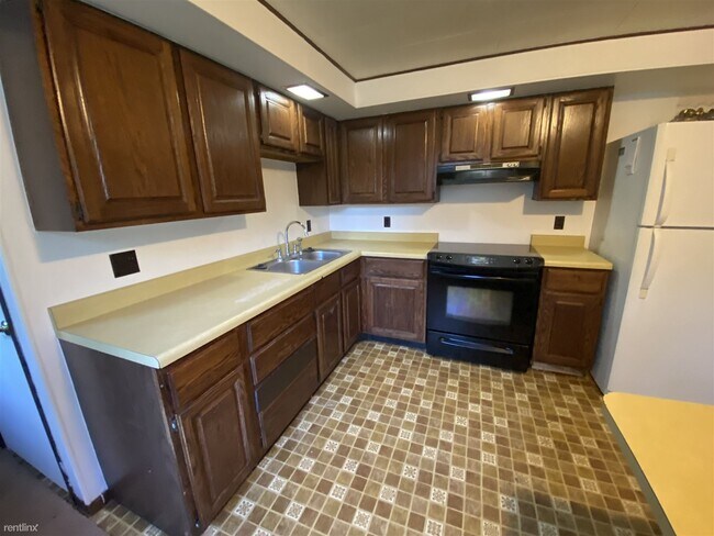 Building Photo - 3 br, 1.5 bath House - 12415 W Michigan Ave
