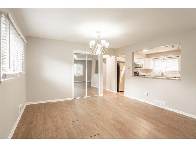 Building Photo - 6418 Knoll St