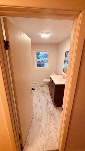 Building Photo - 42 Young Ave