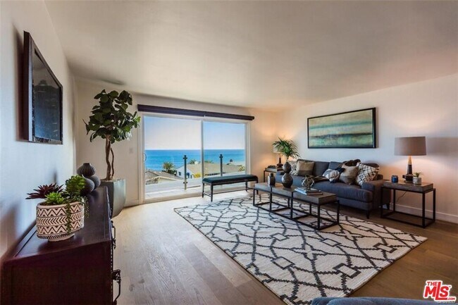 Building Photo - 18203 Coastline Dr