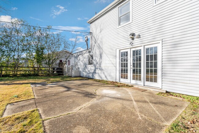 Building Photo - 2511 Kitmore Ln