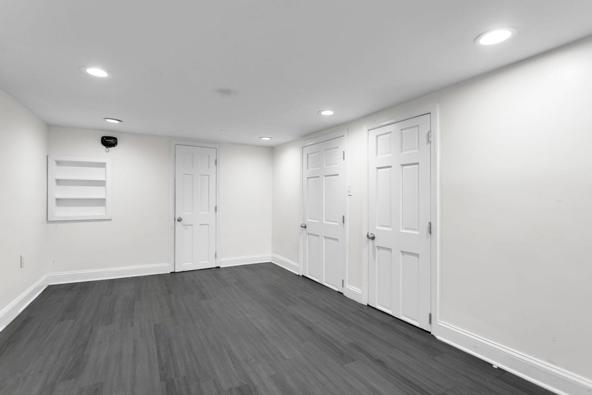 Building Photo - 203 Orchard St