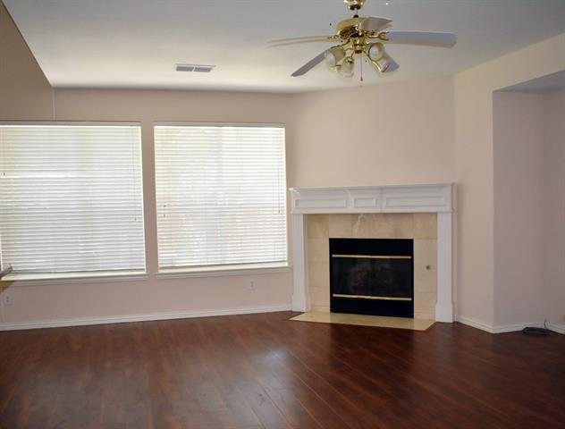 Building Photo - 4445 Lone Tree Dr