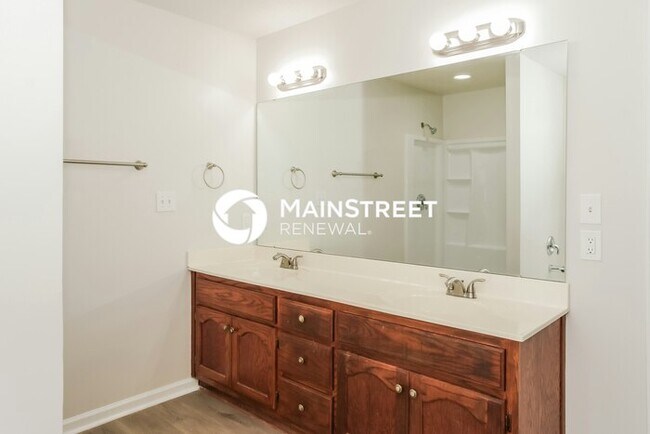 Building Photo - 3 Bedroom Pet-Friendly Home in HUNTSVILLE, AL with Main Street Renewal