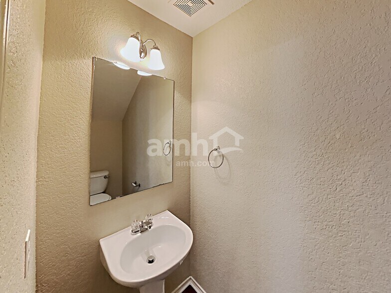 Building Photo - 9331 Juniper SPG