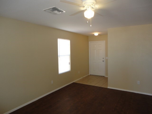 Building Photo - 1030 S Clancy Circle