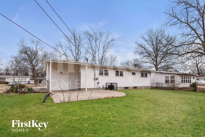 Building Photo - 370 Falcon Dr
