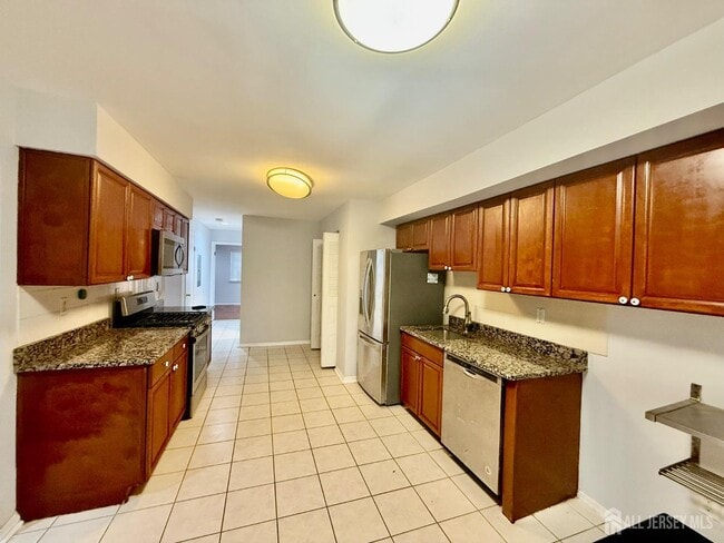 Building Photo - 1404 Edison Glen Terrace