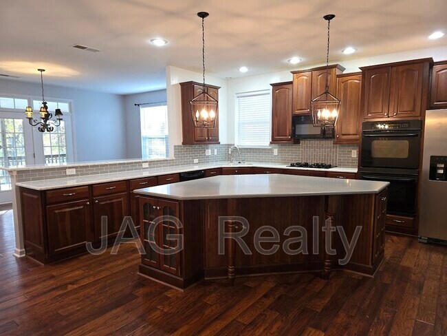 Building Photo - 3084 Sycamore Point Tr