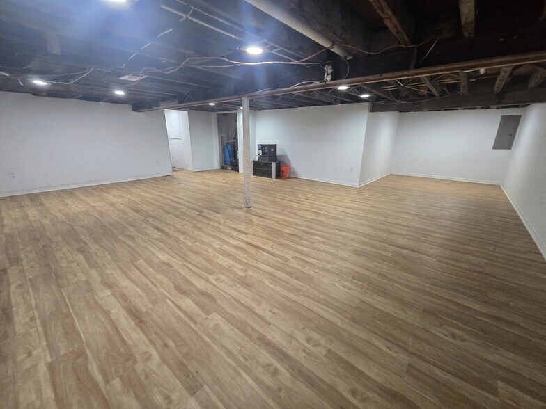 Building Photo - 7339 Green Acres Dr