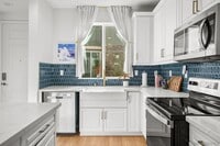 Building Photo - 2612 Babaco St