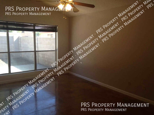 Building Photo - 1623 N Comanche Dr