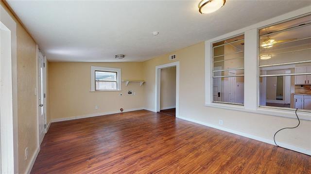 Building Photo - 512 S Brighton Ave