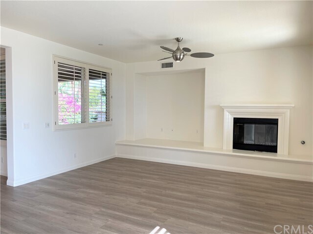 Building Photo - 4864 Highview St