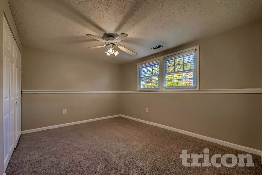 Building Photo - 4231 Greys Run Cir