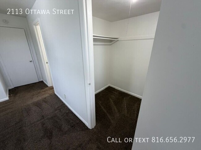 Building Photo - 2113 Ottawa St