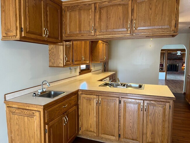 Building Photo - Country living at a great Price.
