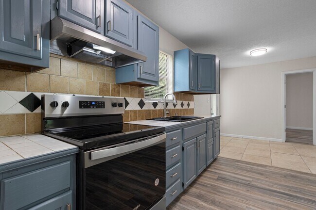 Building Photo - Beautiful home in Moss Point