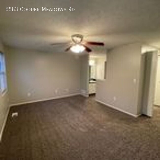 Building Photo - 2 Bed 2.5 Bath - Updated, Scenic, Convenient