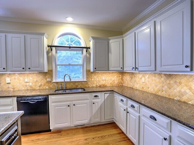 Building Photo - 515 Mellbrook Ln