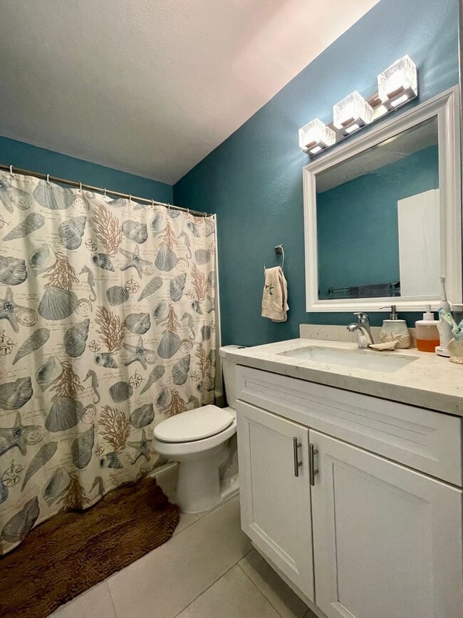 Building Photo - Very nice updated 3 Bedroom 1.5 bath Home