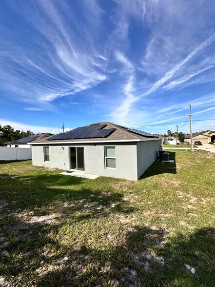 Building Photo - 108 Maple Dr