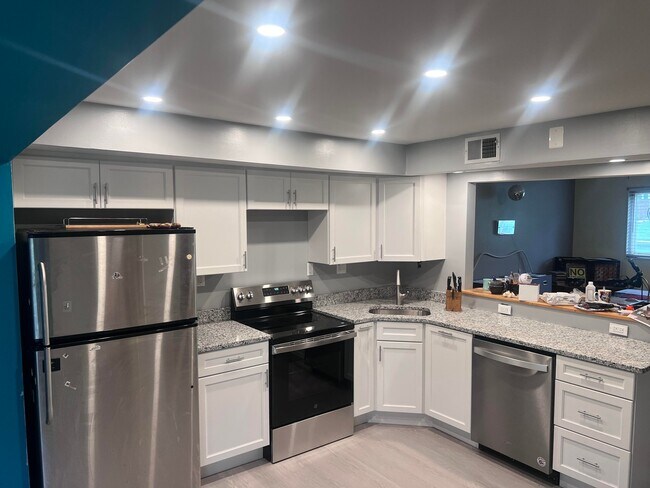 Building Photo - 5209 Bangor Dr