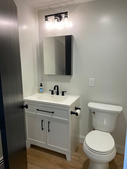 Building Photo - 20 Juniper Ln