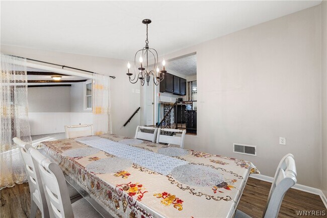 Building Photo - 36 Crescent Ct